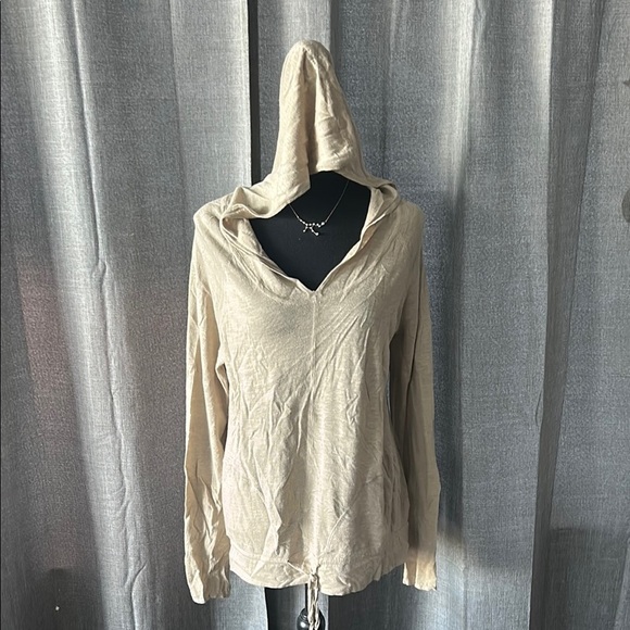 Tommy Bahama Tops - Tommy Bahama Tan Oversized Long Sleeve Sweatshirt